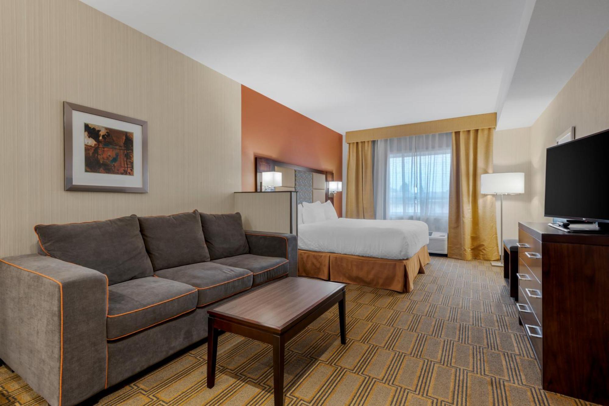 Best Western Plus Chateau Fort St. John Bagian luar foto
