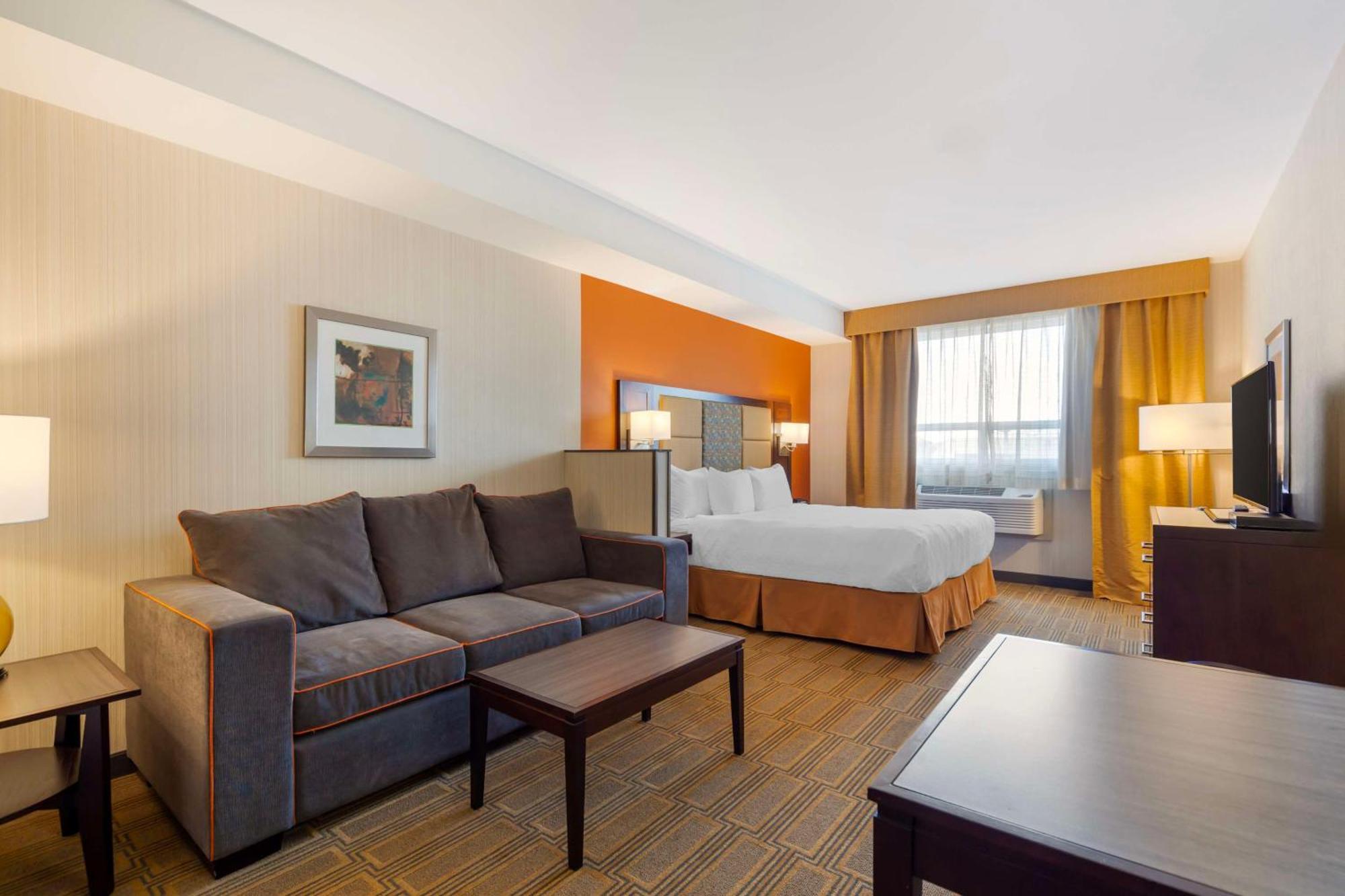Best Western Plus Chateau Fort St. John Bagian luar foto