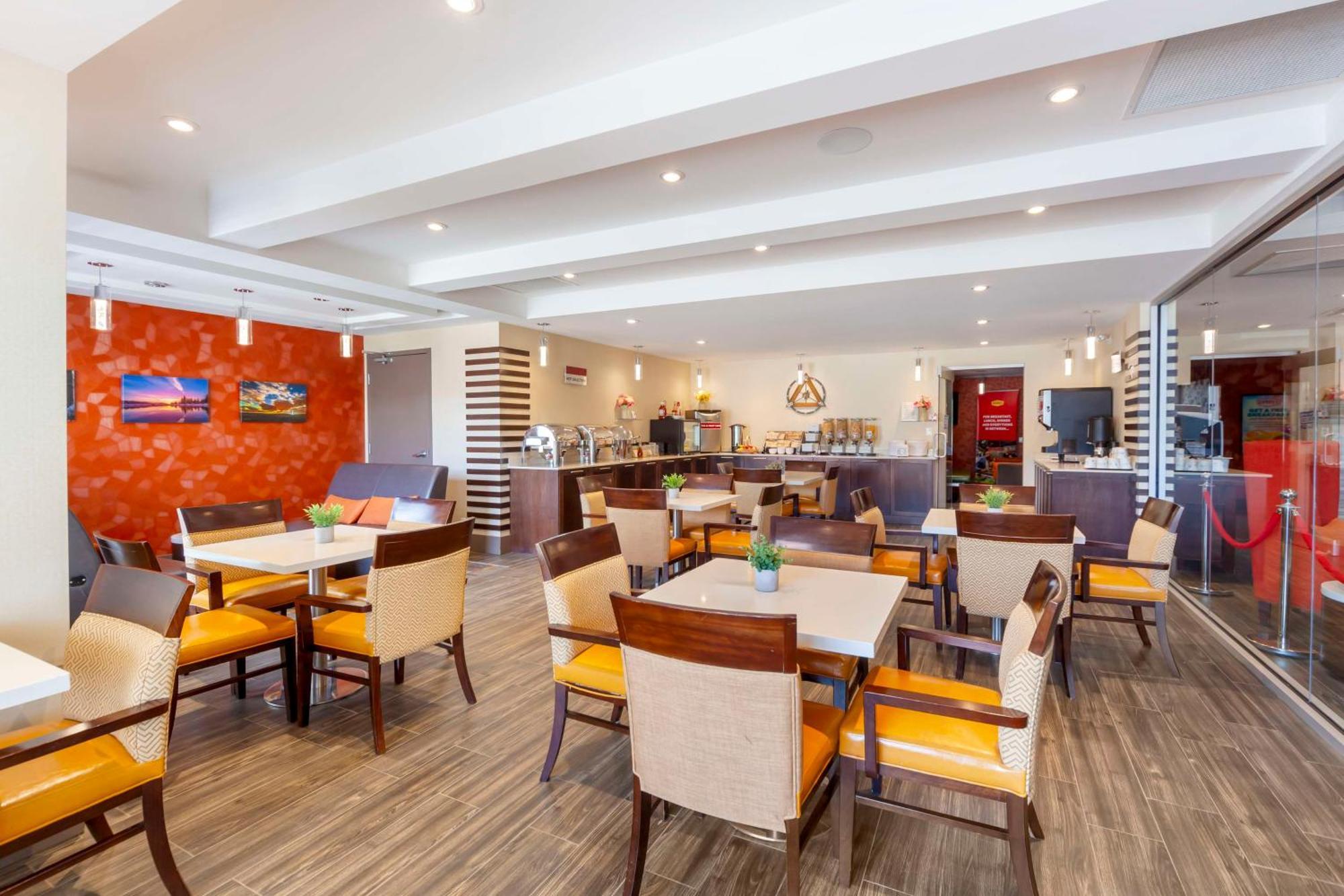 Best Western Plus Chateau Fort St. John Bagian luar foto