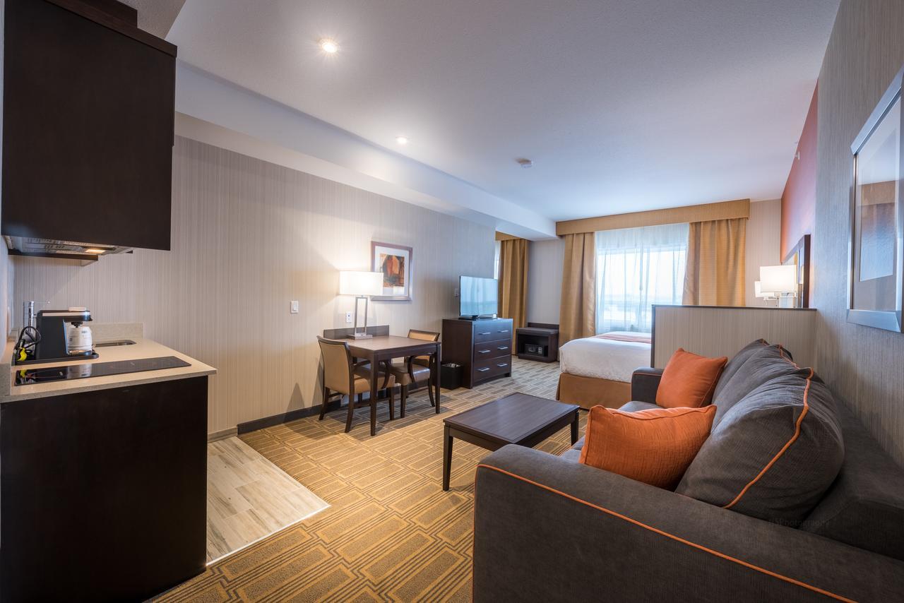Best Western Plus Chateau Fort St. John Bagian luar foto